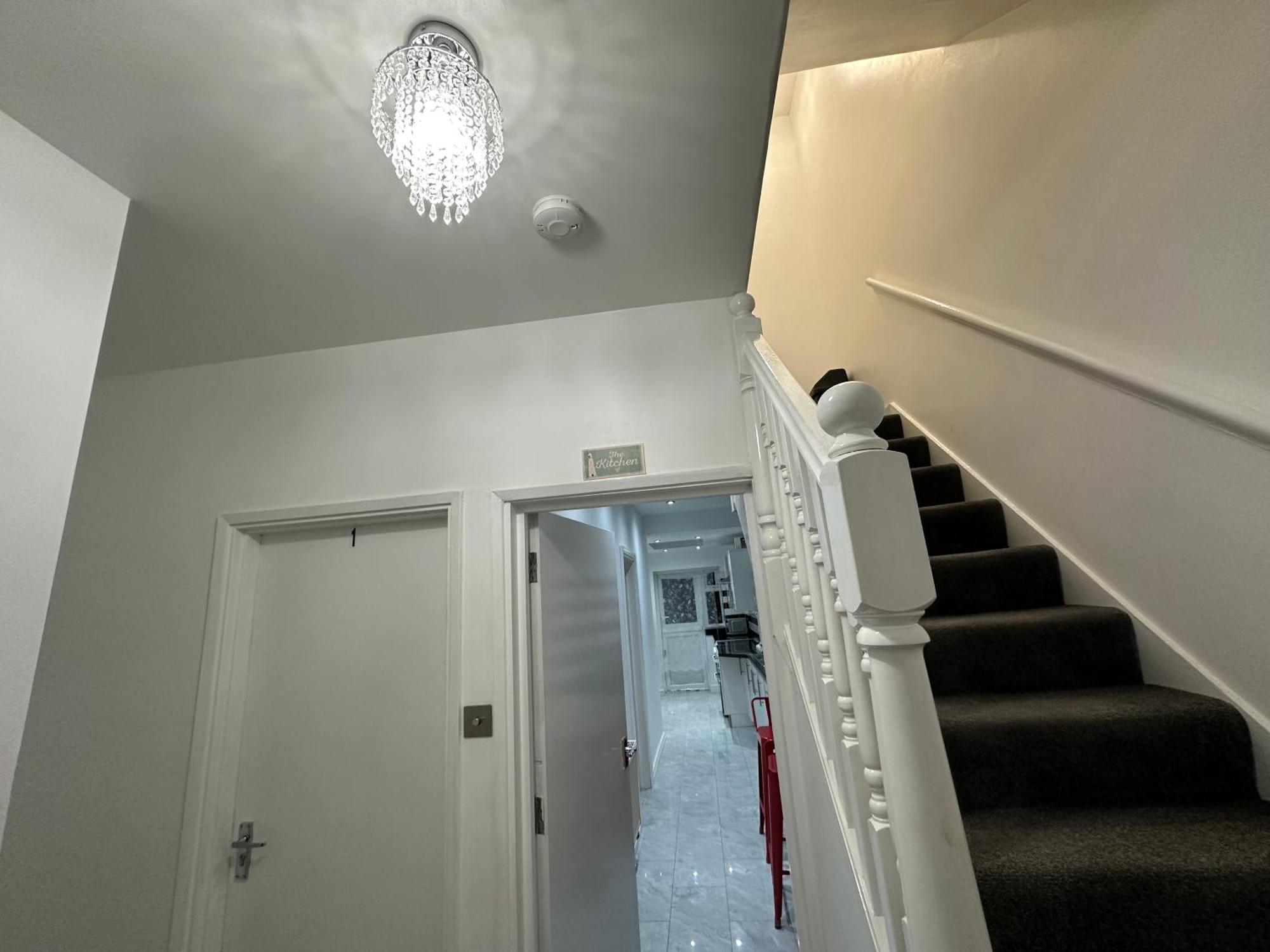 4Th Studio Flat With Private Own Bathroom A London Luxury Family Home Setup And Furnished With Double Bed Plus A Double Futon-Sofa Bed A Single Futon Bed A Baby Cot And Garden And Free Parking Zewnętrze zdjęcie