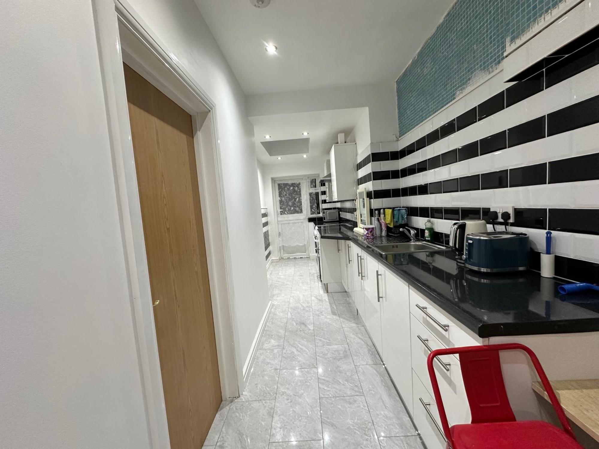 4Th Studio Flat With Private Own Bathroom A London Luxury Family Home Setup And Furnished With Double Bed Plus A Double Futon-Sofa Bed A Single Futon Bed A Baby Cot And Garden And Free Parking Zewnętrze zdjęcie