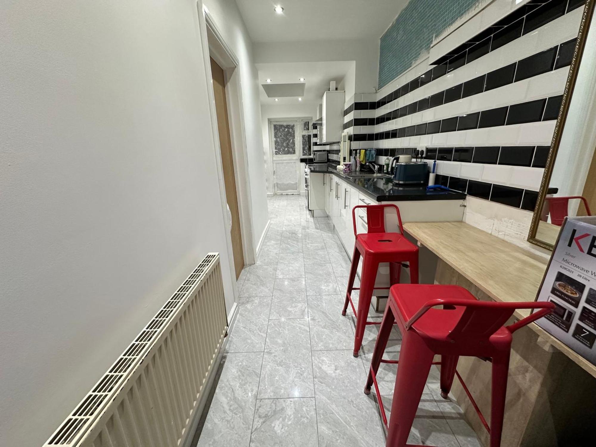 4Th Studio Flat With Private Own Bathroom A London Luxury Family Home Setup And Furnished With Double Bed Plus A Double Futon-Sofa Bed A Single Futon Bed A Baby Cot And Garden And Free Parking Zewnętrze zdjęcie