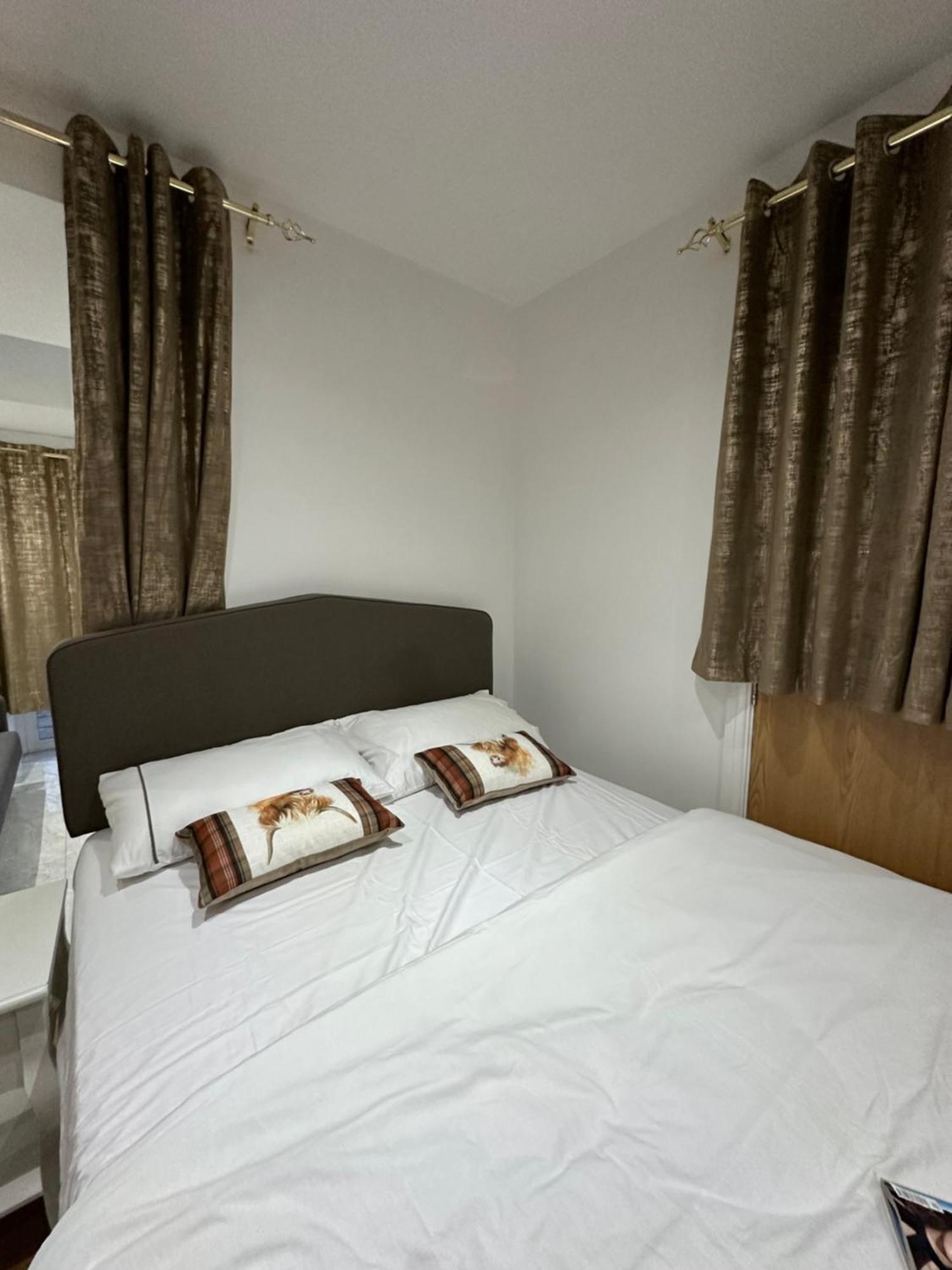 4Th Studio Flat With Private Own Bathroom A London Luxury Family Home Setup And Furnished With Double Bed Plus A Double Futon-Sofa Bed A Single Futon Bed A Baby Cot And Garden And Free Parking Zewnętrze zdjęcie