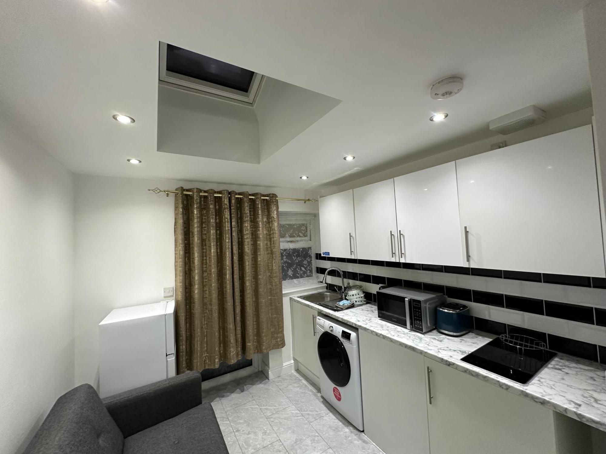 4Th Studio Flat With Private Own Bathroom A London Luxury Family Home Setup And Furnished With Double Bed Plus A Double Futon-Sofa Bed A Single Futon Bed A Baby Cot And Garden And Free Parking Zewnętrze zdjęcie