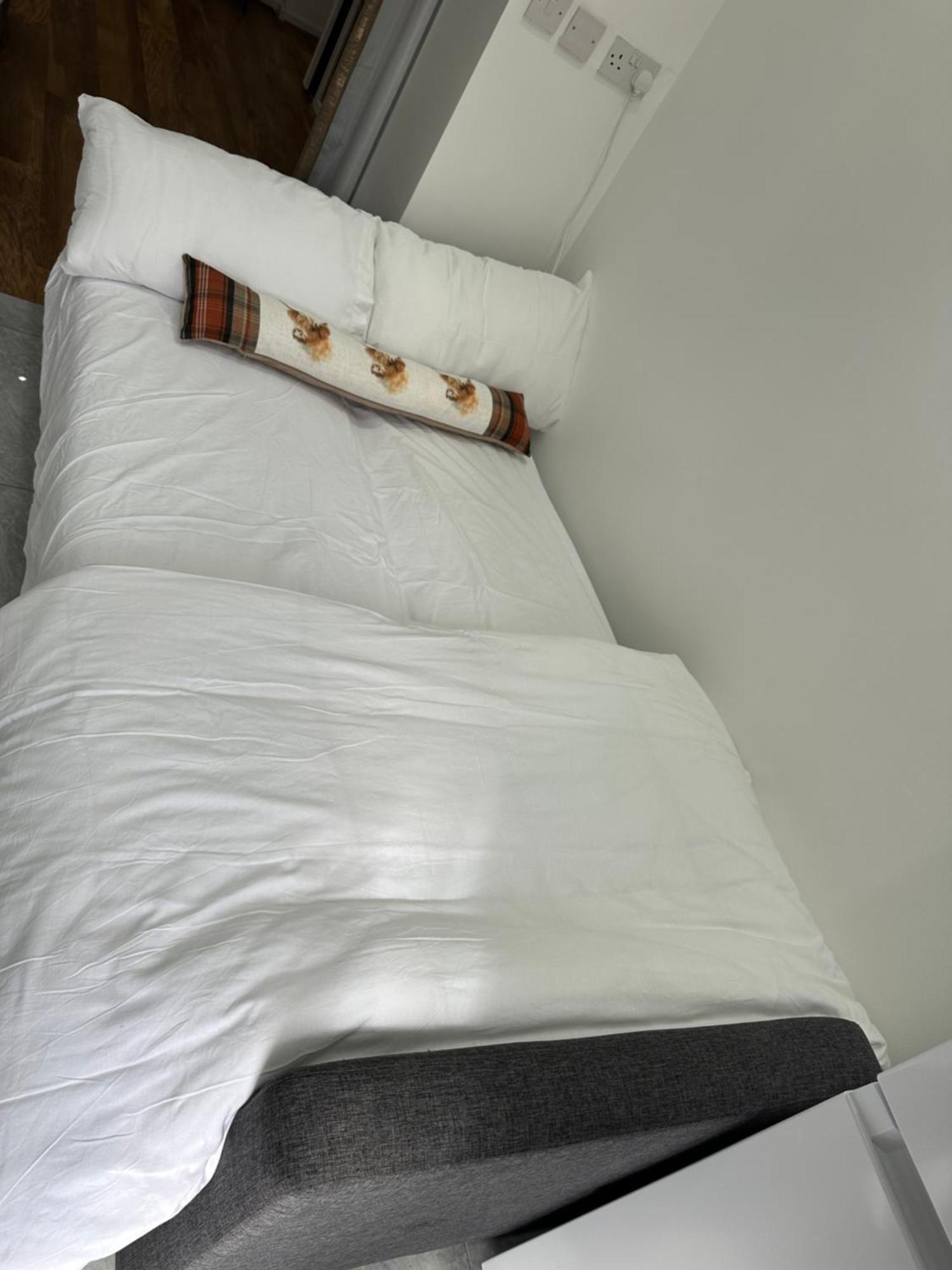 4Th Studio Flat With Private Own Bathroom A London Luxury Family Home Setup And Furnished With Double Bed Plus A Double Futon-Sofa Bed A Single Futon Bed A Baby Cot And Garden And Free Parking Zewnętrze zdjęcie