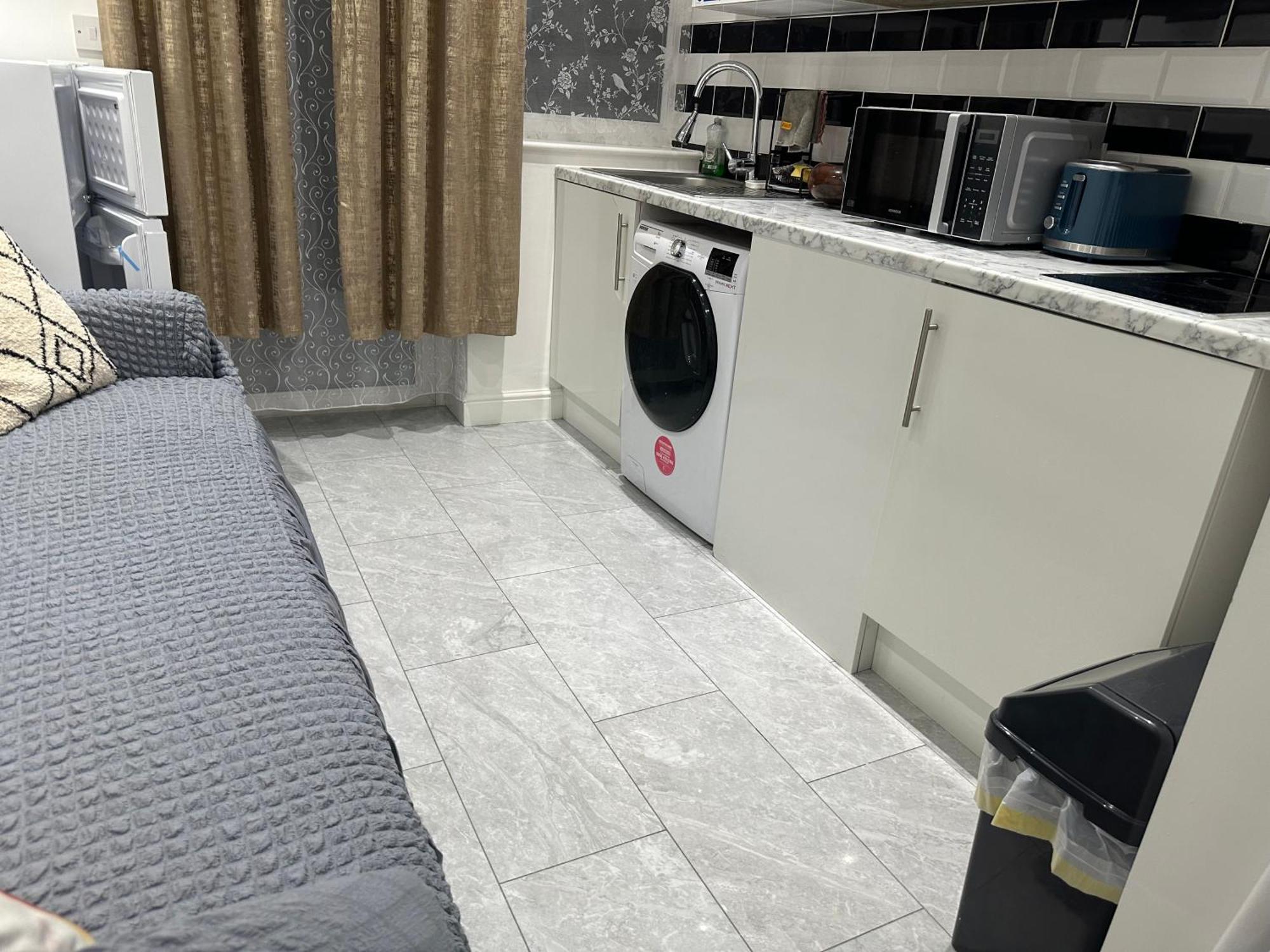 4Th Studio Flat With Private Own Bathroom A London Luxury Family Home Setup And Furnished With Double Bed Plus A Double Futon-Sofa Bed A Single Futon Bed A Baby Cot And Garden And Free Parking Zewnętrze zdjęcie